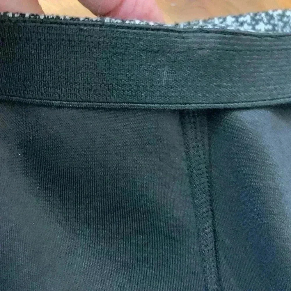 Ann Taylor Stretchy Pencil Skirt, Hidden Back Zipper, Wrinkle Free Fabric Size 6 - Picture 7 of 8